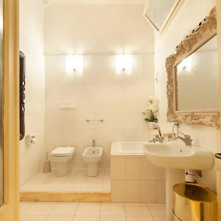 Apartment Piazza Delle Erbe Luxury House